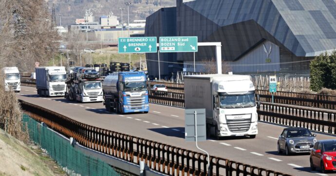 Scontro sull’eccessivo traffico di camion al Brennero: il 30 maggio gli ambientalisti scioperano e fanno chiudere l’autostrada A22