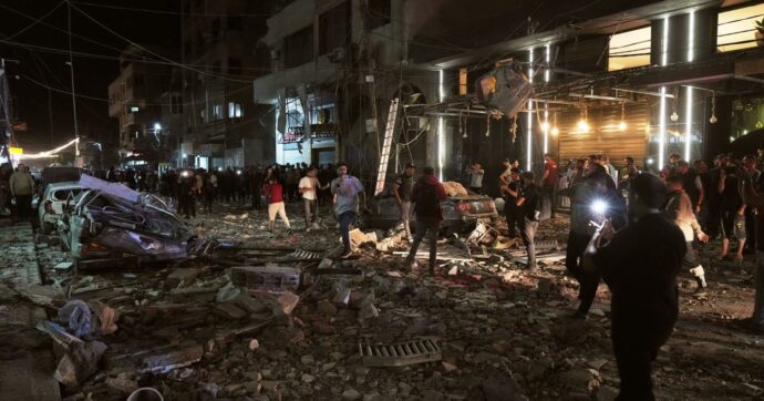 Raid su Gaza City, Israele: “Ucciso il nuovo capo militare di Hamas”. Morta anche una donna palestinese. Nyt: “Ripresi attacchi Usa su Teheran in risposta a minacce”