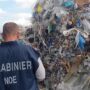 Copertina di La Puglia come discarica della Campania, la Dda di Bari esegue 19 misure cautelari: oltre 3500 tonnellate di rifiuti smaltiti illegalmente