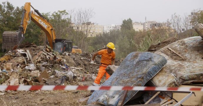 Rovigo, sequestrata discarica abusiva di 4 mila metri quadrati (con rifiuti pericolosi) nell’area del delta del Po