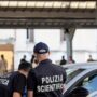 Copertina di Omicidio di Milano Certosa, ricercato un 20enne italiano. Tra gli indagati trapper Reyomar