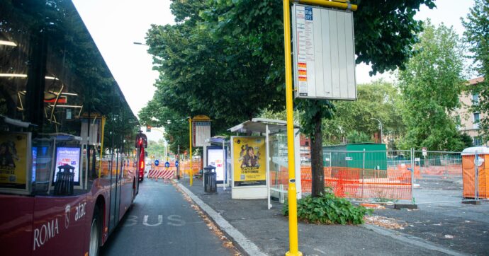 Atti osceni davanti una minorenne alla fermata del bus: arrestato psicoterapeuta dei vip a Roma
