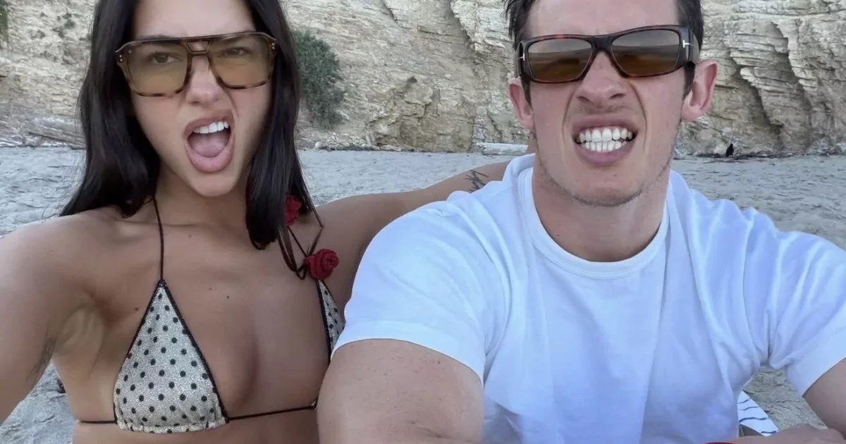 Dua Lipa anticipa di tre mesi il matrimonio con Callum Turner a Palermo. Donatella Versace firma l’abito da sposa. Elton John tra gli ospiti. Ecco dove si sposeranno