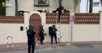 Copertina di Tesoro di Messina Denaro: il negoziante di vestiti diventato narcos, il figlio laureato in economia e l’ex moglie. Chi sono i tre arrestati