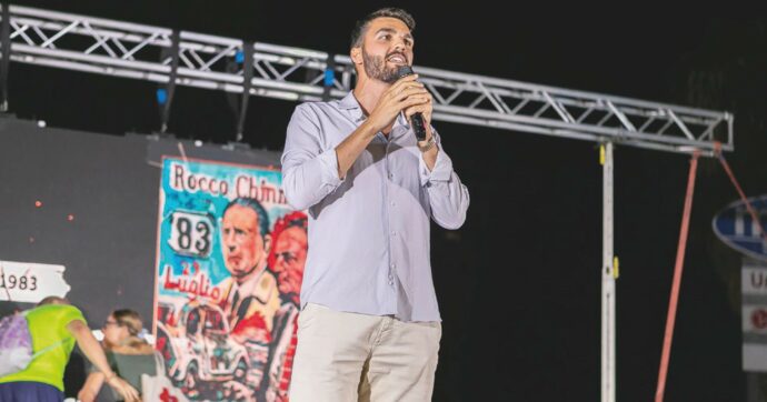 Una mare di solidarietà antimafia (e non solo) per Jamil, l’attivista denunciato da Chiara Colosimo