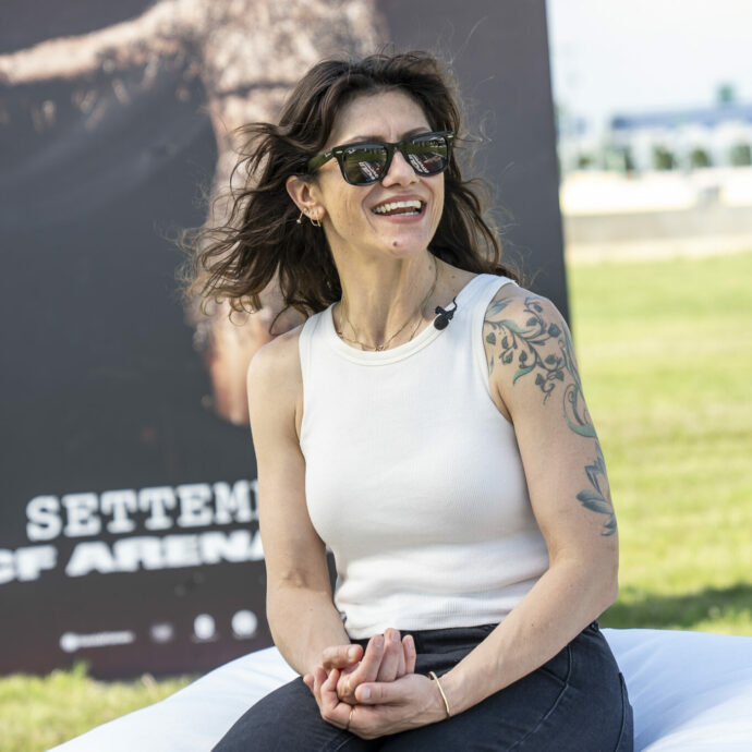 Elisa: “Ho manifestato per la Flotilla, mi sono ritrovata di fronte ai poliziotti in tenuta antisommossa. Mi ha fatto molta impressione. De Gregori contro gli artisti che si espongono? Non riesco a stare in silenzio”