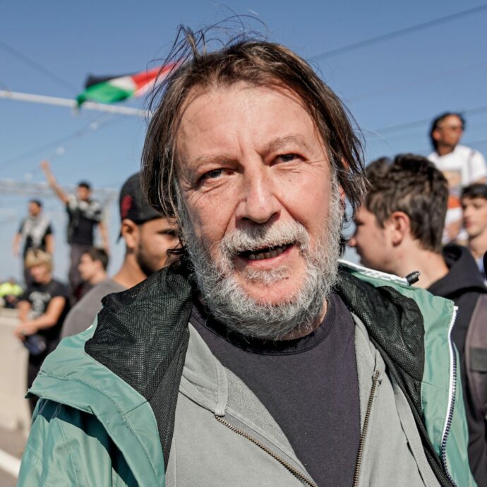 G8 di Genova 25 anni dopo / Luca Casarini: “Quel potere impunito è diventato la regola del nuovo mondo”