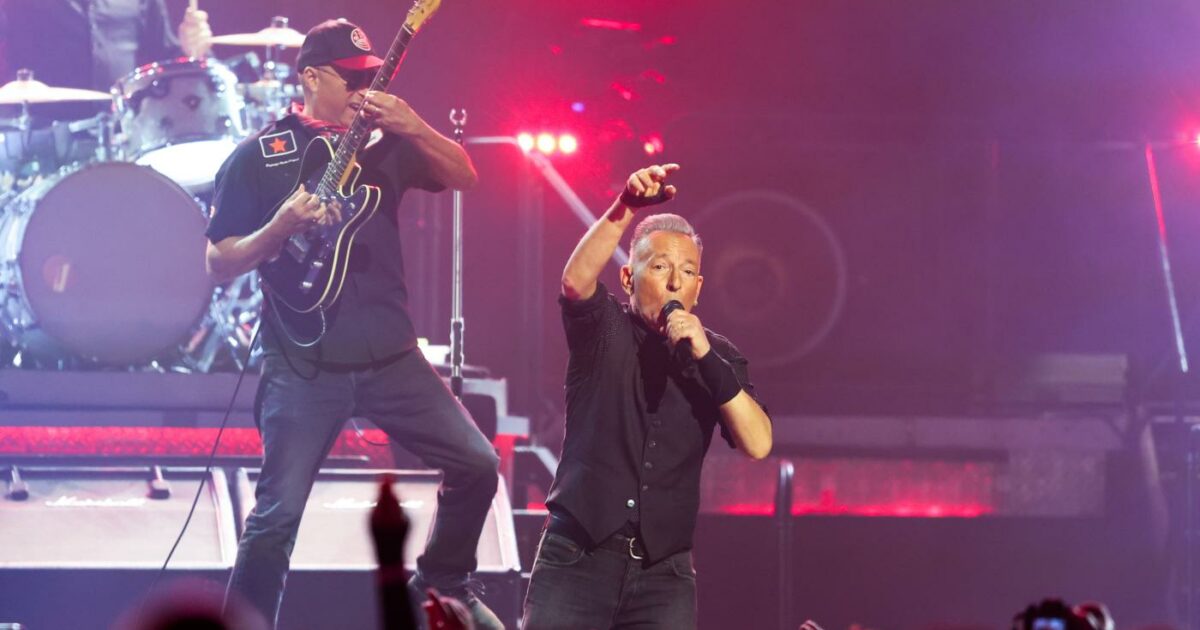 “La musica come strumento di mobilitazione sociale e politica”: Tom Morello chiama Springsteen, Foo Fighters e Dave Matthews per l’evento “Power to the People”