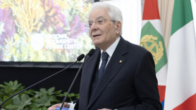 Copertina di Monarchia, dove sei? Il 15% degli italiani la desidera. E un elettore su due vuole riscrivere la Costituzione