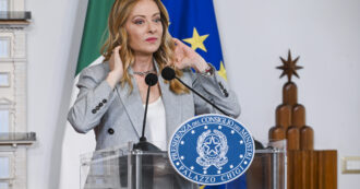 Copertina di Con il collegamento registratori di cassa-pos emergono 5 miliardi di imponibile. Meloni gode dei risultati di quello che chiamava “Stato spione”