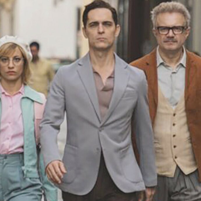 Addio a Berlino: il sequel del prequel della serie thriller è ormai soap-opera. La recensione di ‘’Berlino e la Dama con l’ermellino’’ su Netflix