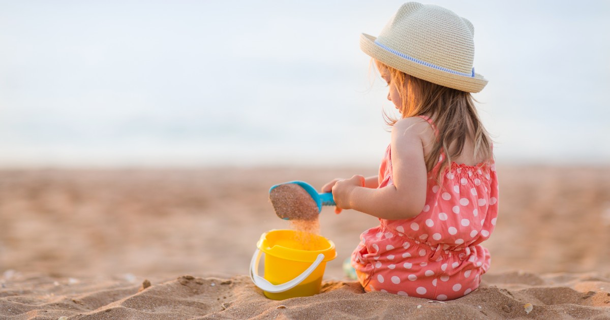 Bandiere Verdi 2026, ecco le 164 spiagge per bambini in Italia e all’estero: la mappa completa delle località consigliate dai pediatri
