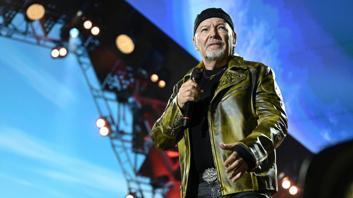 Vasco Rossi riceverà il Dottorato di Ricerca Honoris Causa dall’Università degli Studi di Salerno: “Esperienza di grande interesse per la ricerca nel campo della comunicazione”