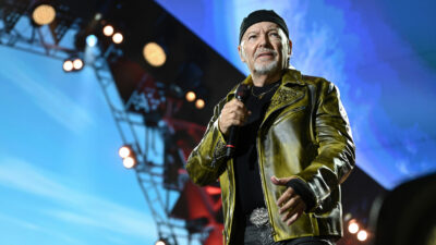 Copertina di Vasco Rossi riceverà il Dottorato di Ricerca Honoris Causa dall’Università degli Studi di Salerno: “Esperienza di grande interesse per la ricerca nel campo della comunicazione”