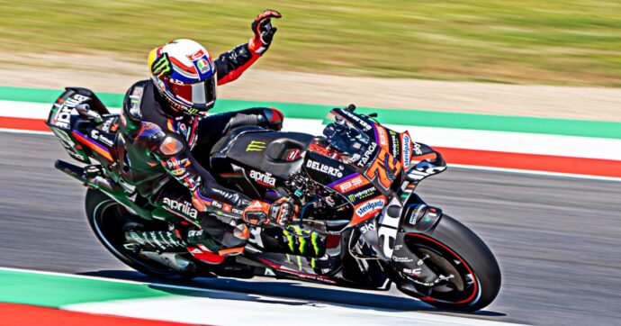 MotoGp Italia, pole da record di Bezzecchi e dedica a Zanardi: “Ho chiuso gli occhi per metà pista” | I risultati delle qualifiche e la griglia di partenza
