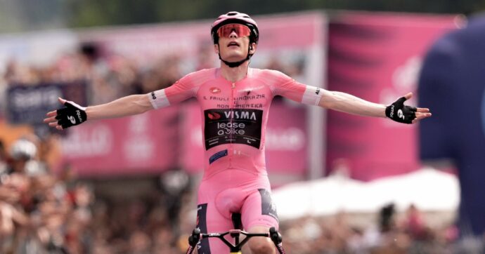 Vingegaard sigilla  il Giro d’Italia in salita  scalando il Piancavallo  Come Pantani nel ’98