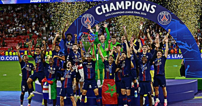 Il bacio al cielo per la figlia Xana: Luis Enrique vince la terza Champions da allenatore. Per il Psg è la 2° consecutiva, ma l’Arsenal esce tra gli applausi