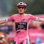 Copertina di Vingegaard è un gigante: vince anche la 20esima tappa e conquista il Giro d’Italia. Ciccone è il migliore degli scalatori | La classifica generale