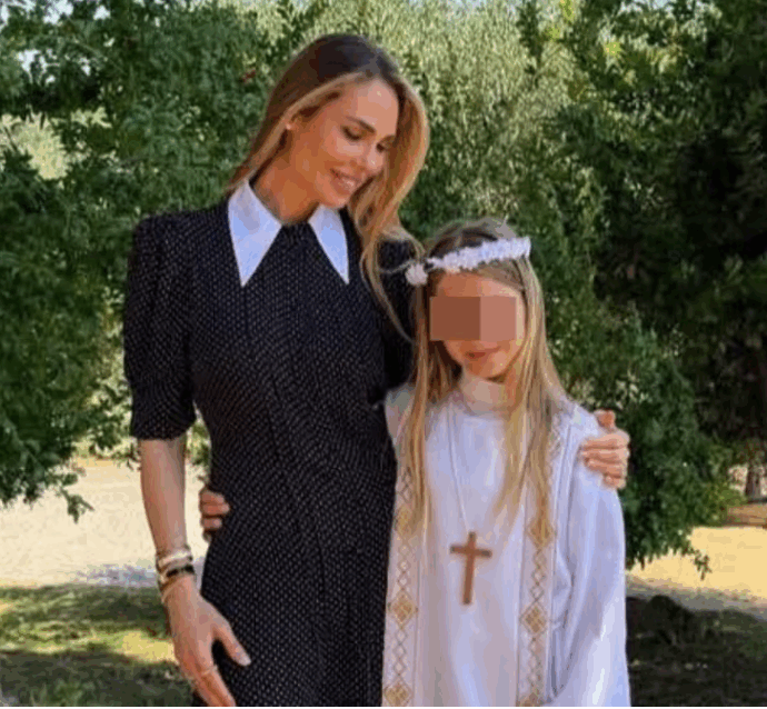Isabel Totti fa la Prima Comunione ma non c’è traccia di papà Francesco alla festa con Ilary Blasi: il “mistero”, poi la reunion con festeggiamenti doppi