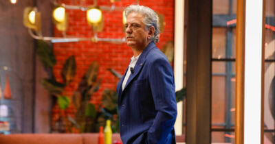 Copertina di “Ogni mattina mi ricordavano che ero una me**a, un italiano. Era il buongiorno dei francesi, sono stati tre anni di inferno perché gli rodeva tantissimo”: parla lo chef Giorgio Locatelli