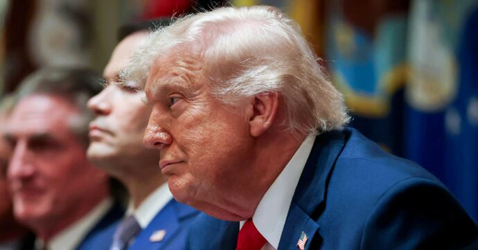 Iran, tutto fermo: Trump alza il tiro, teme il boomerang