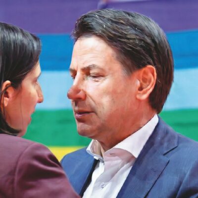 Copertina di M5s e Pd cercano l’accordo contro riarmo e vincoli Ue: al lavoro su mozione unitaria