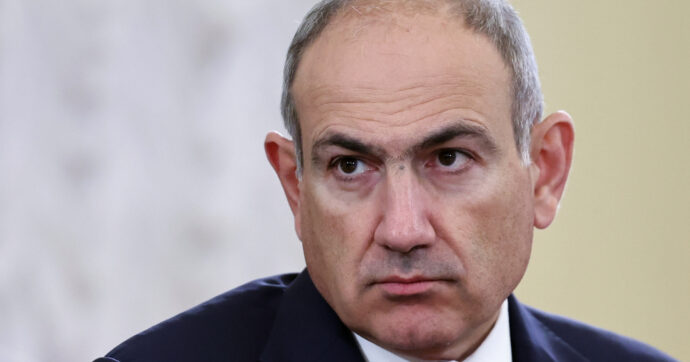 Elezioni in Armenia, il Paese guarda all’Ue ma è legato a doppio filo alla Russia. Lukashenko: “Se fanno passi falsi rischiano uno scenario ucraino”