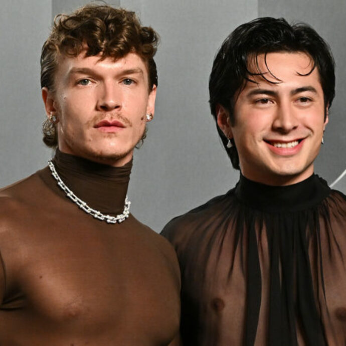 “Se questi occhietti da gay passivo bisognoso non avessero un russo sexy da ammirare, la mia interpretazione non sarebbe così buona. Connor Storrie, condivido il premio con te”: parla Hudson Williams