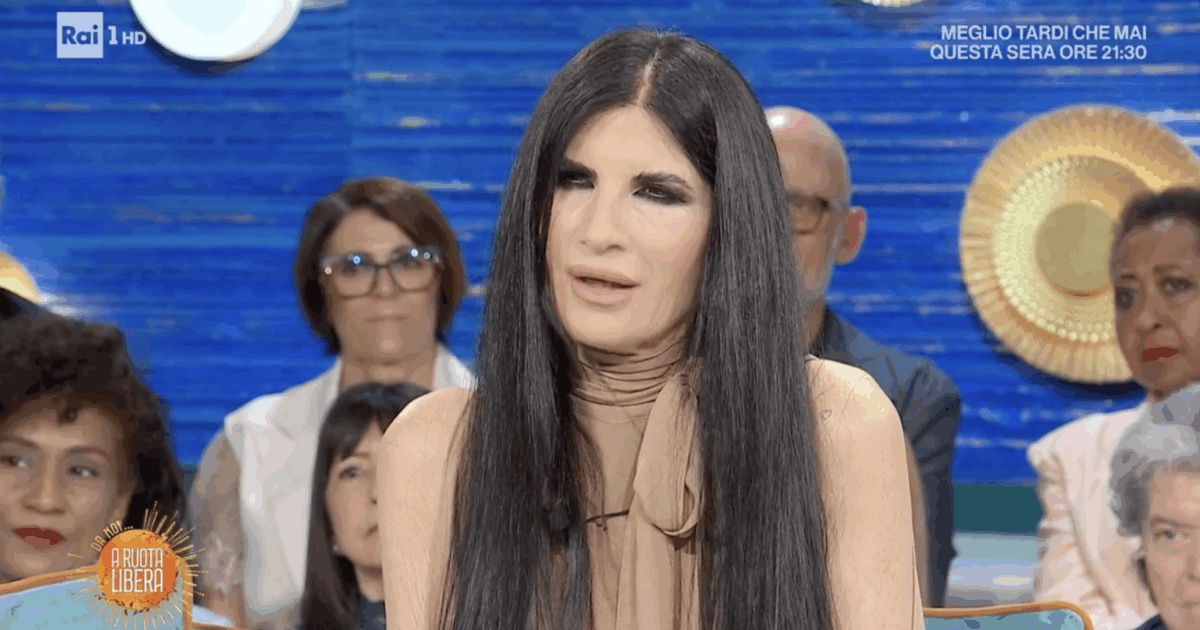 “Soffro di claustrofobia cronica. Vorrei andare in Egitto, ma ho paura dell’aereo e del chiuso. Quando parlo di mia mamma mi sento male”: parla Pamela Prati
