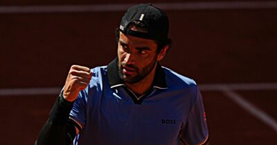 Copertina di Berrettini è tornato a martellare: battuto Cerundolo in 3 set, è ai quarti del Roland Garros. “Non ero più sicuro, non ero pronto, non avevo fiducia. Ora sto bene”
