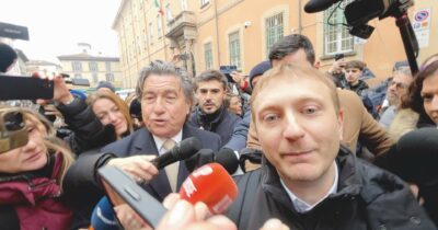 Copertina di Diffamazione, indagato legale di Alberto Stasi