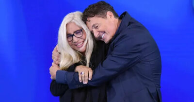 Copertina di Teo Mammucari dà forfait anche per l’ultima puntata di “Domenica In”. Mara Venier si fa seria in diretta: “Saluto anche te perché ti voglio bene”. Ecco cos’è successo