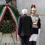 Copertina di Mattarella: “La Costituzione è una casa comune. Il suffragio universale lasciò alle spalle le nefandezze del regime”