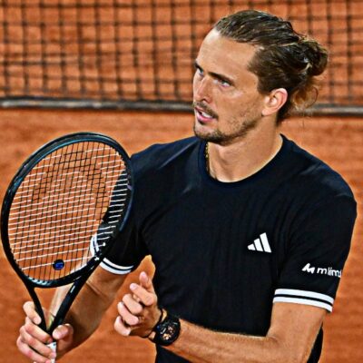 Copertina di Jodar può aspettare: Zverev lo spazza via in tre set al Roland Garros e vola in semifinale. Poi lancia la sfida: “Contento di essere tra i primi 4. Per ora”