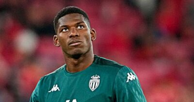 Copertina di Mondiali, Embolo bloccato al gate: “Non ha l’autorizzazione, servono altre verifiche”. la Svizzera parte per gli Usa senza di lui