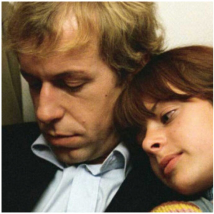 “A 13 anni capii subito che non era normale girare in slip con un uomo grande. La scena va tagliata”: Nastassja Kinski contro Wim Wenders. Lui risponde: “Non mi rimprovero nulla”