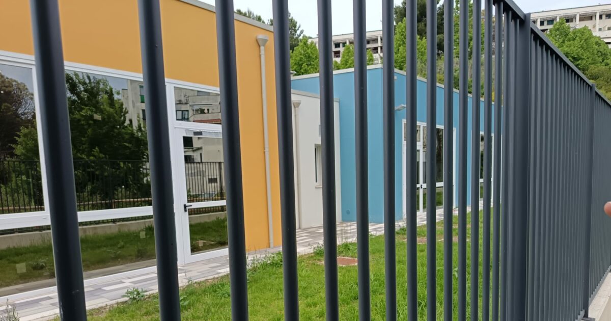 https://st.ilfattoquotidiano.it/wp-content/uploads/2026/06/03/Asilo-nido-Pescara-1200x630.jpeg