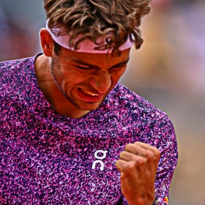 Copertina di Roland Garros: Cobolli annulla tre break point ad Auger-Aliassime, ancora equilibrio nel terzo set | Risultato in diretta