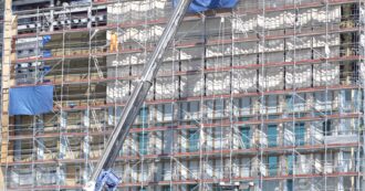 Copertina di “Un euro e cinquanta all’ora, pagati come in Kenya”: parlano gli operai sfruttati al cantiere del consolato Usa