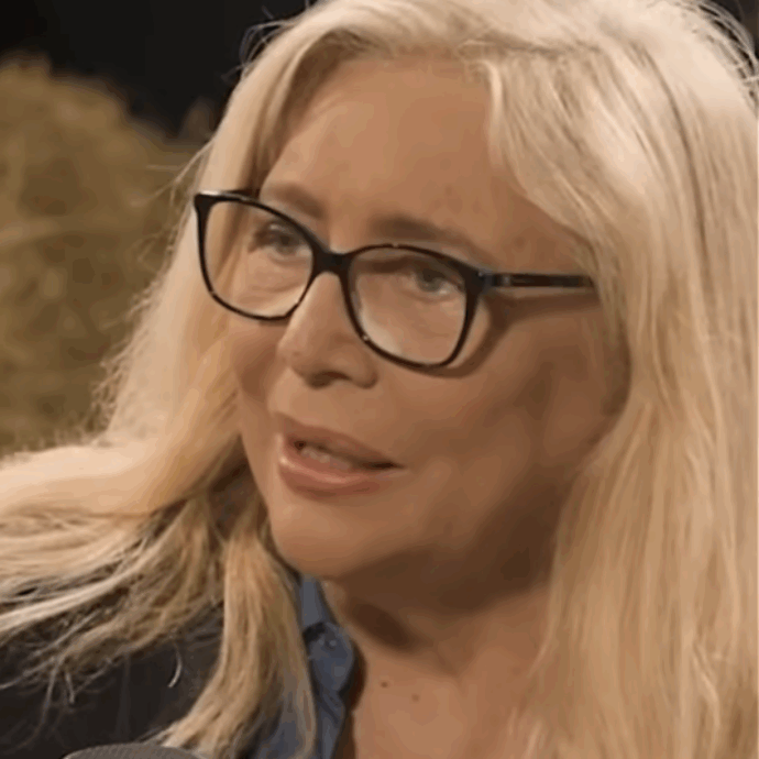 Mara Venier: “Mi lavavo con l’Ajax, quello delle pentole. Ero olivastra, mi dicevano che ero figlia di un ‘marochin’. A Patty Pravo cucino le pizzelle napoletane”