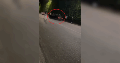 Copertina di Auto a tutta velocità su gruppo di giovani fuori da una discoteca a Taormina. Il sindaco De Luca: “È tentato omicidio”