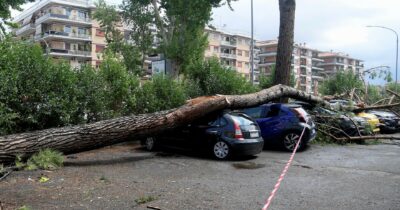 Copertina di Tromba d’aria a Roma, danni e allagamenti