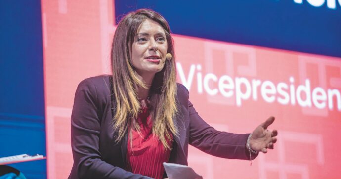 Picierno&C., caccia ai putiniani: “C’è un filo diretto con i No-Vax”