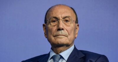 Copertina di Palermo, Schifani frena la revoca della concessione balneare alla società che dà lavoro a parenti di mafiosi