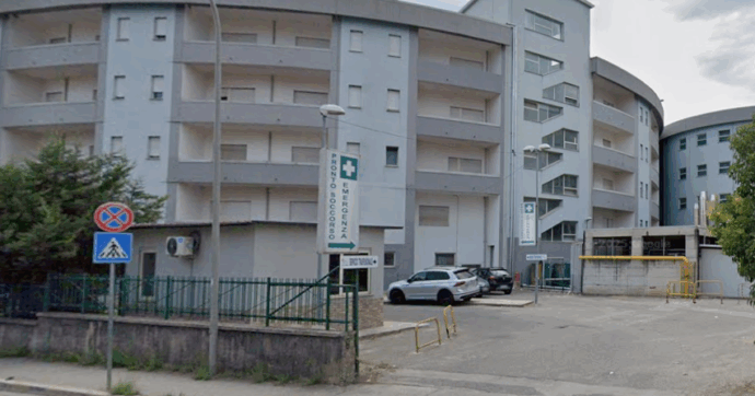 Accoltellata e strangolata a Castrovillari: salvata da un amico. 30enne arrestato per tentato femminicidio