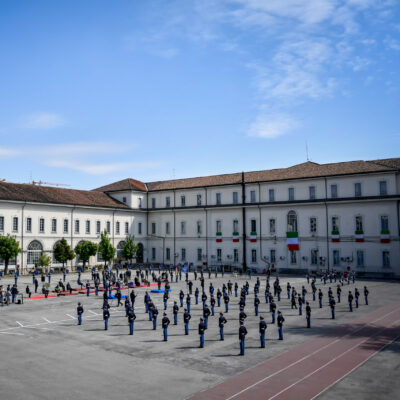 Copertina di Arrestato prof della Scuola militare Teuliè per violenza sessuale. I messaggi agli studenti “Mandi una fotina? Ti do 8,5”