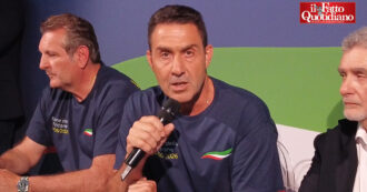 Copertina di Vannacci: “Pozzolo? Resta nel partito”. E incalza i giornalisti: “Mi date una definizione di ubriaco?”