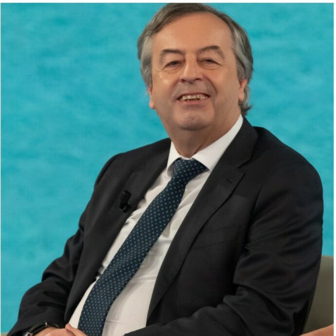 “Ci sono i pazzi che hanno portato illegalmente in Italia un cane con la rabbia e gli altri pazzi che invitano a non vaccinare gli animali”: la rabbia di Burioni
