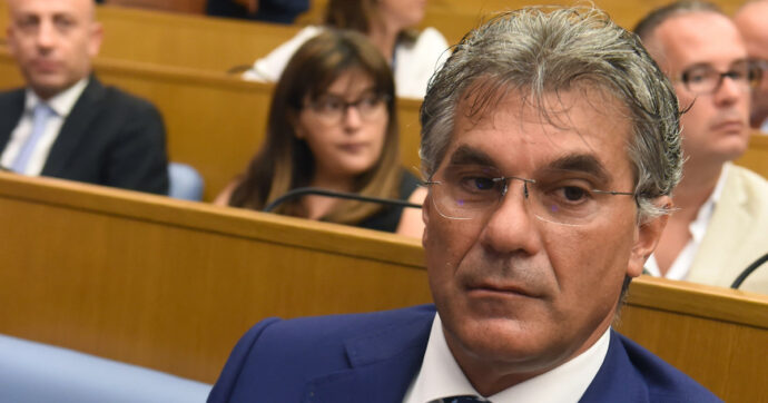 Sicilia, chiesto l’arresto per corruzione del deputato regionale Riccardo Gallo (Forza Italia): appalti e incarichi a moglie e uomini di fiducia