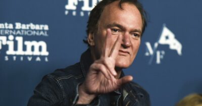 Copertina di “Hollywood è una fabbrica di salsicce insapore. Gli attori inadatti al ruolo e le stupide schifezze affossano ogni nuovo film”: Quentin Tarantino furibondo